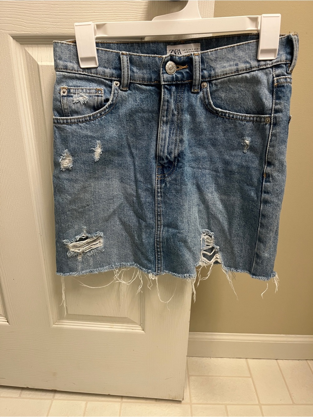 Zara Distressed Light Wash Denim Mini Skirt size Small